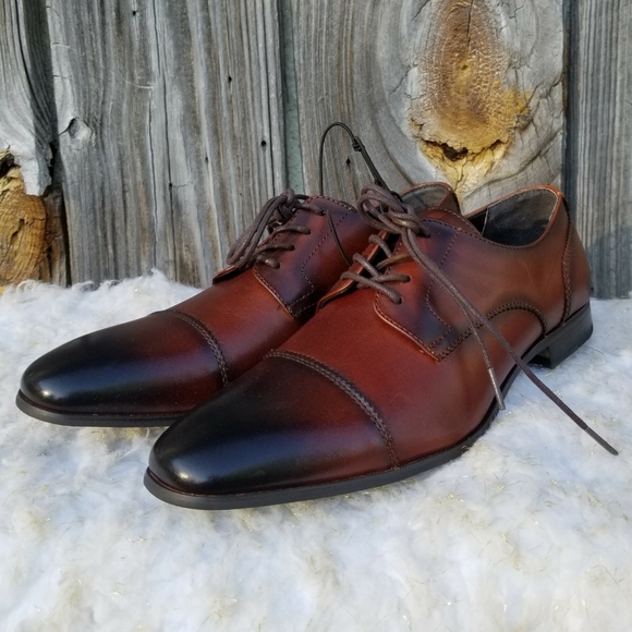 Express Other - Sz 9 Oxfords Express Leather Burnished Cap toe NWT